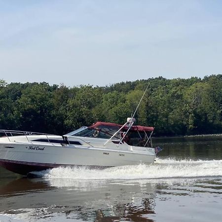 Private Yacht On Catskill Creek Экстерьер фото