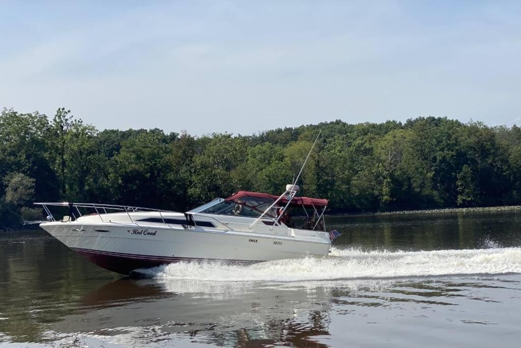 Private Yacht On Catskill Creek Экстерьер фото